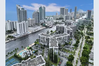 800 Parkview Drive #524, Hallandale Beach, FL 33009 - Photo 3