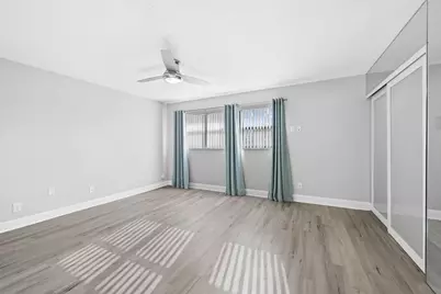 2127 NE 11th Avenue, Wilton Manors, FL 33305 - Photo 13