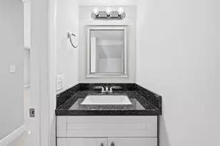 2127 NE 11th Ave, Wilton Manors, FL 33305 - Photo 17
