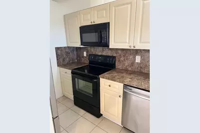 1040 Twin Lakes Drive #1040, Coral Springs, FL 33071 - Photo 5