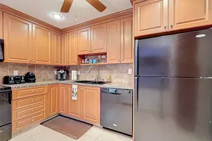 4270 NW 40th St, Lauderdale Lakes, FL 33319 - Photo 11