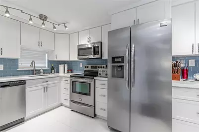 811 S Hollybrook Drive #301, Pembroke Pines, FL 33025 - Photo 11