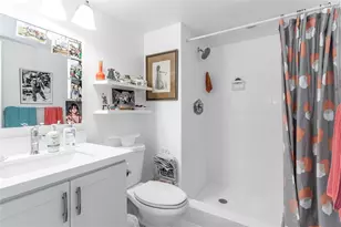 811 S Hollybrook Dr, Pembroke Pines, FL 33025 - Photo 5