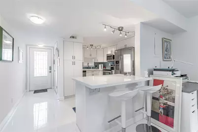 811 S Hollybrook Drive #301, Pembroke Pines, FL 33025 - Photo 9