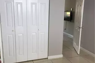 2741 NE 8th Ave, Wilton Manors, FL 33334 - Photo 13