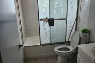 2840 Somerset Dr, Fort Lauderdale, FL 33311 - Photo 3