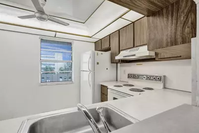 131 SE 3rd Avenue #304, Dania, FL 33004 - Photo 15