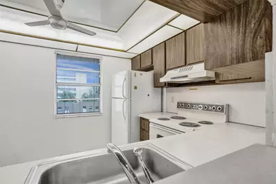 131 SE 3rd Avenue #304, Dania Beach, FL 33004 - Photo 15