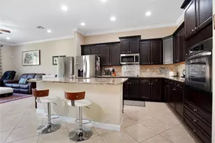 8715 NW 41st St, Cooper City, FL 33024 - Photo 7