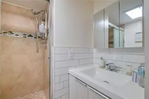 2791 N Pine Island Rd, Sunrise, FL 33322 - Photo 17