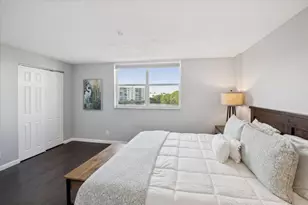 131 SE 3rd Ave, Dania, FL 33004 - Photo 11