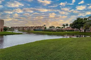 9460 Sunrise Lake Blvd Unit, Sunrise, FL 33322 - Photo 5