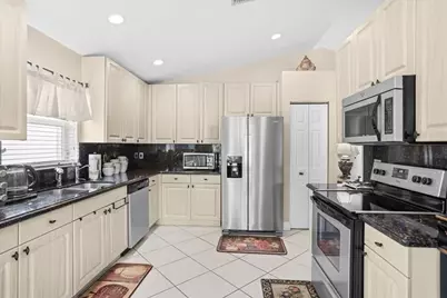 6358 Westchester Club Drive, Boynton Beach, FL 33437 - Photo 7