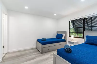 807 SW 14th Court, Fort Lauderdale, FL 33315 - Photo 57