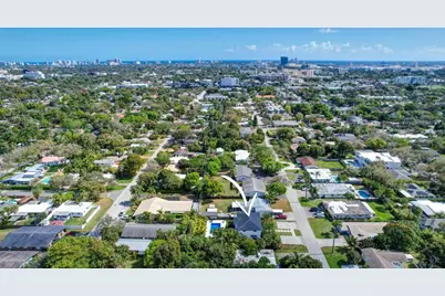 807 SW 14th Court, Fort Lauderdale, FL 33315 - Photo 9