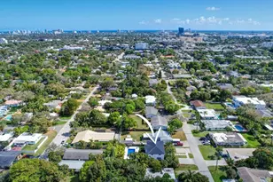 807 SW 14th Ct, Fort Lauderdale, FL 33315 - Photo 9