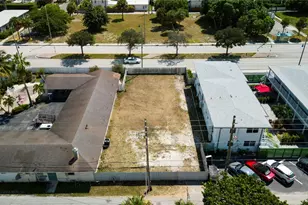 3201 Broadway, West Palm Beach, FL 33407 - Photo 1