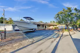 2585 SE 3rd St, Pompano Beach, FL 33062 - Photo 3