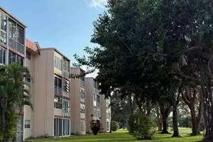 1055 Country Club Dr, Margate, FL 33063 - Photo 35