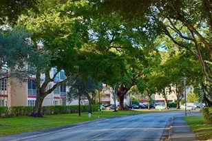 1055 Country Club Dr, Margate, FL 33063 - Photo 49