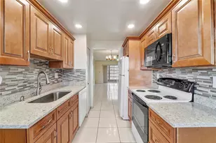 8205 NW 61st St, Tamarac, FL 33321 - Photo 7