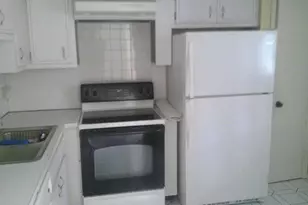 877 NE 195th St, Miami, FL 33179 - Photo 5