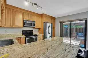 2070 SW 90th Ave, Davie, FL 33324 - Photo 9