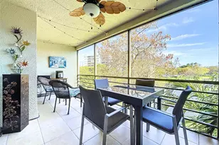 2311 S Cypress Bend Dr, Pompano Beach, FL 33069 - Photo 9