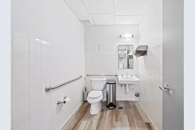 2233 N Commerce Parkway, Weston, FL 33326 - Photo 31