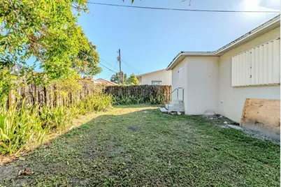 734 SW 4th Street, Dania, FL 33004 - Photo 31