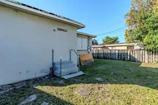 734 SW 4th St, Dania Beach, FL 33004 - Photo 37