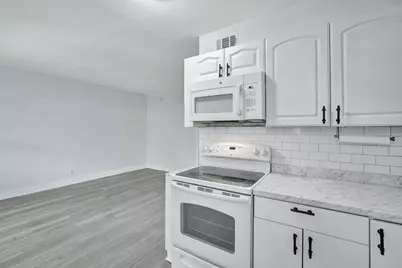 2741 NE 8th Avenue #15, Wilton Manors, FL 33334 - Photo 3