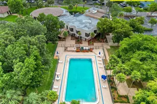 1100 St Charles Pl, Pembroke Pines, FL 33026 - Photo 29