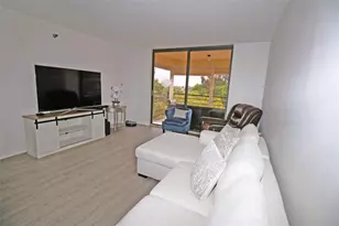 1100 St Charles Pl, Pembroke Pines, FL 33026 - Photo 15