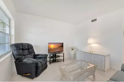 5501 NW 2nd Avenue #302, Boca Raton, FL 33487 - Photo 9