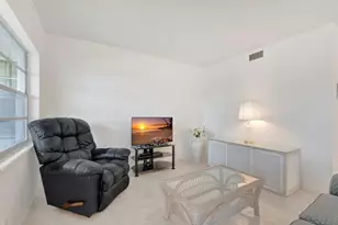 5501 NW 2nd Ave, Boca Raton, FL 33487 - Photo 9