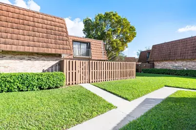 4093 Forest Hill Drive, Hollywood, FL 33026 - Photo 1