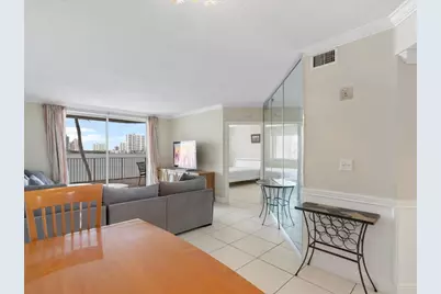 18260 N Bay Road #304, North Miami Beach, FL 33160 - Photo 11