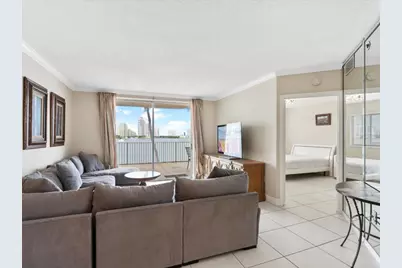 18260 N Bay Road #304, North Miami Beach, FL 33160 - Photo 7