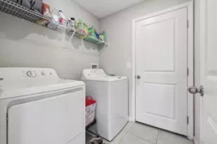 16621 Sunburst Lake St, Wimauma, FL 33598 - Photo 29