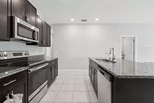 16621 Sunburst Lake St, Wimauma, FL 33598 - Photo 9