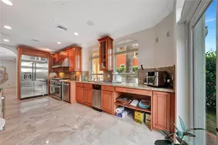 903 NE 17th Way, Fort Lauderdale, FL 33304 - Photo 13