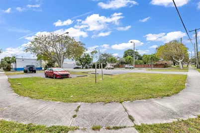 5912 Tyler Street, Hollywood, FL 33021 - Photo 15