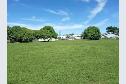 2014 NW 28th Street, Oakland Park, FL 33311 - Photo 5