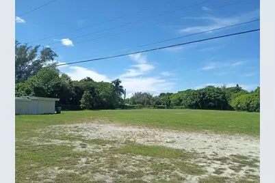 2014 NW 28th Street, Oakland Park, FL 33311 - Photo 1