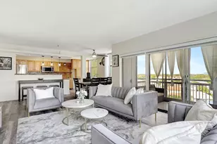 4400 Hillcrest Dr, Hollywood, FL 33021 - Photo 1