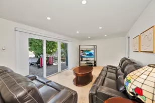 1771 NE 35th St, Oakland Park, FL 33334 - Photo 13