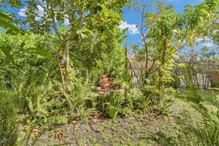 935 NE 199th St, Miami, FL 33179 - Photo 31