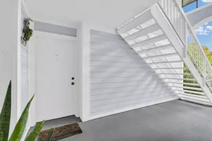 935 NE 199th St, Miami, FL 33179 - Photo 11