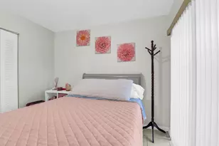 935 NE 199th St, Miami, FL 33179 - Photo 25